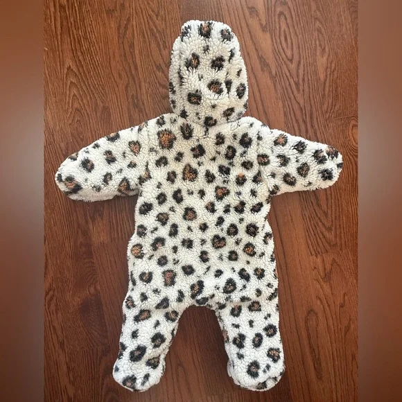 Little Me Fuzzy 3-6M Leopard Print Footie - Picture 3 of 6